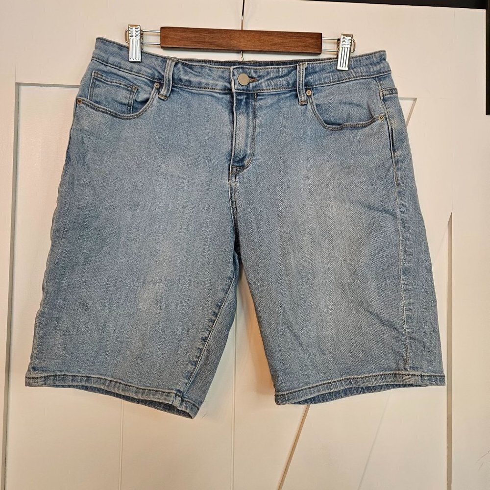 CALVIN Klein Jean Shorts 31 Waist‎ With 10 Inch Inseam, Blue Cotton